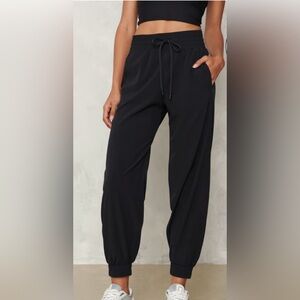 Abercrombie & Fitch YPB motionTEK Jogger, Women’s Size Med, Black.